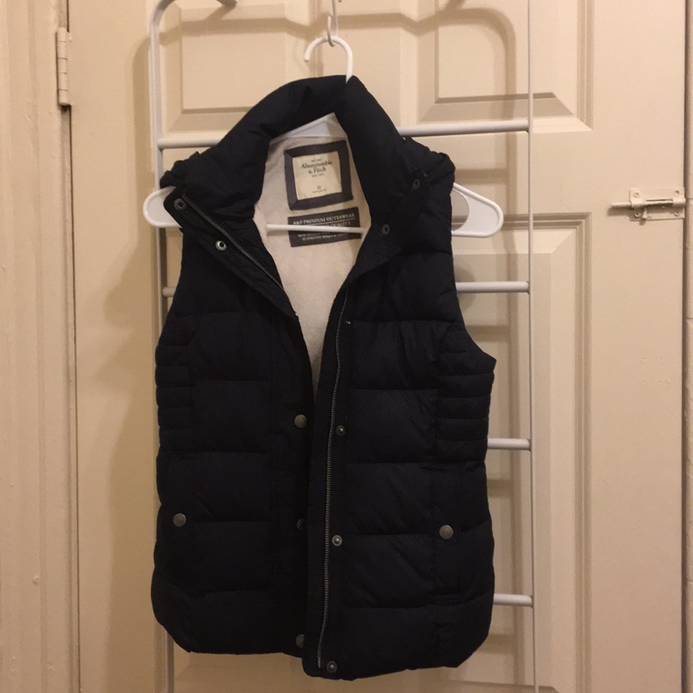 Abercrombie and Fitch Navy Puffer Vest